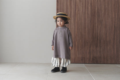 kardia 2 olive防污圍裙式洋裝適合用餐繪畫手工