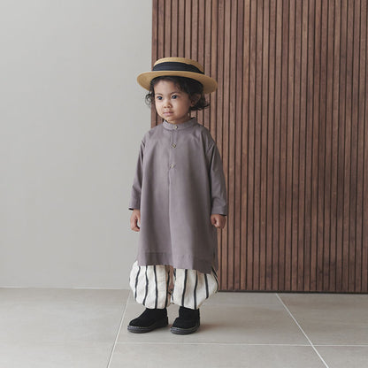 kardia 2 olive防污圍裙式洋裝適合用餐繪畫手工