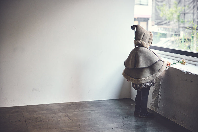 sonnet mouton greige一衣三用！新生兒至學步的羊毛皮斗篷/外套/蓋毯