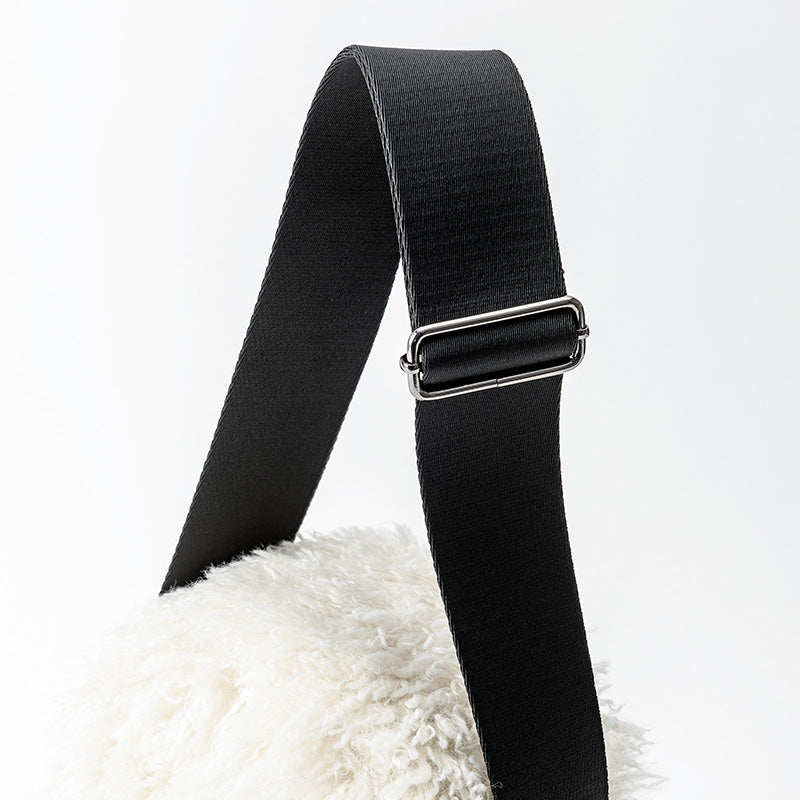 [Mato]HONEYCOMB BAG SHAGGY WHITE人造毛皮手提/單肩/斜背三種風格