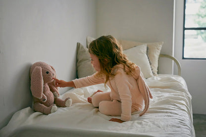 Multifunctional stuffed animal BFF+bunny 多功能毛絨兔子背包娃娃兩色