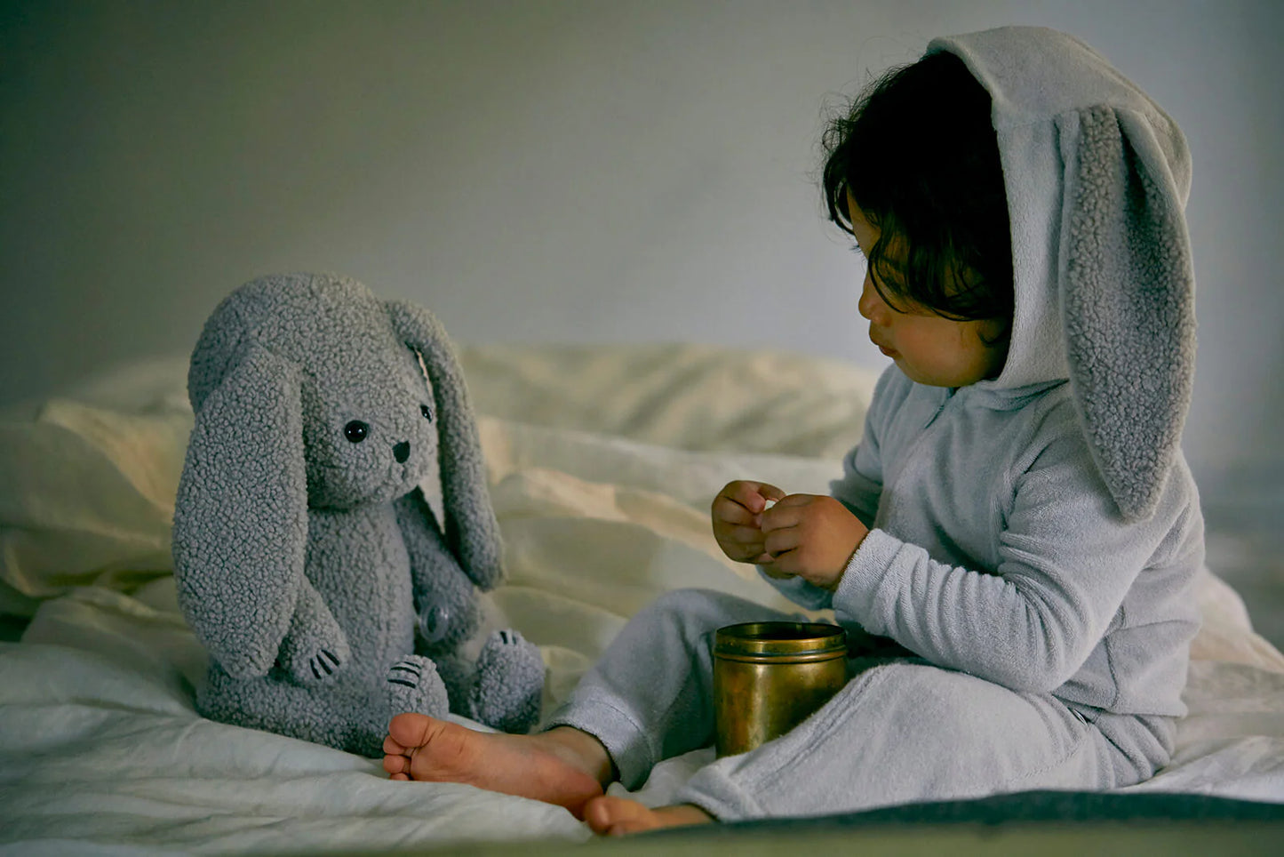 Multifunctional stuffed animal BFF+bunny 多功能毛絨兔子背包娃娃兩色