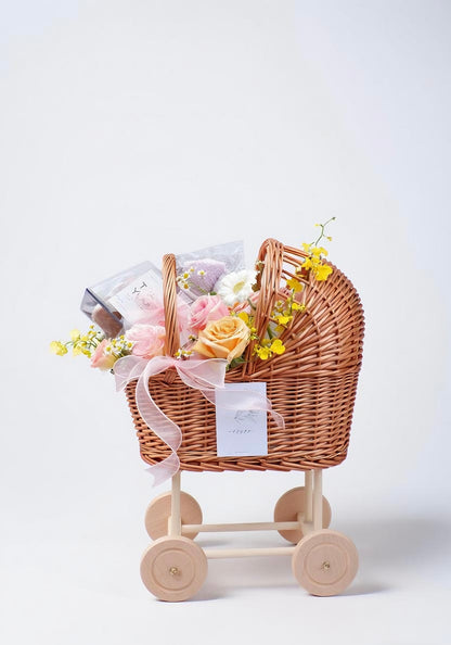 「提前一週預定」MARLISSE X REVER 限定新生兒藤編手推車花籃禮盒