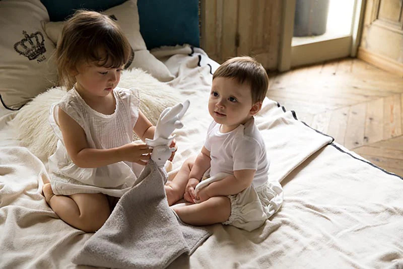 Multifunctional stuffed toy BFF 3 Eren phant大象小毯子附搖鈴多功能玩偶